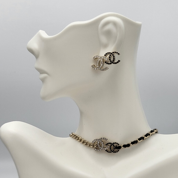 Brand new 2022 authentic Chanel double CC black and gold crstytal necklace - Picture 12 of 14